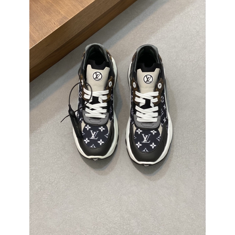 l**is V*t*n sneakers